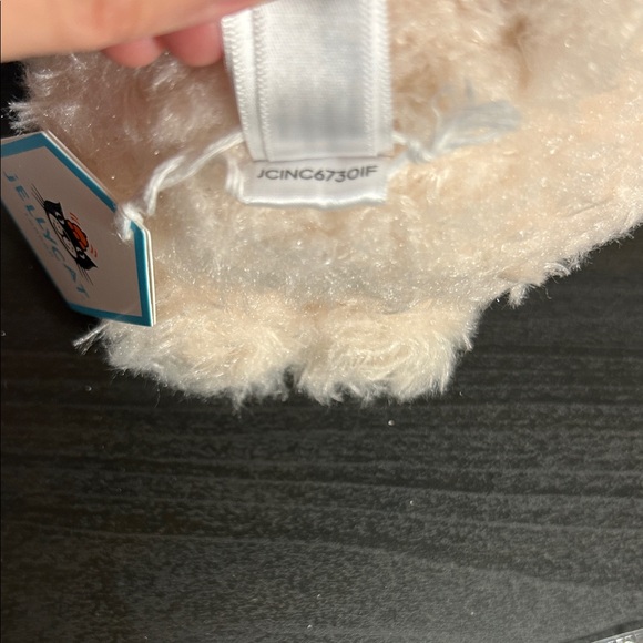 Jellycat goat Fluffy Cream Plush Toy - Picture 6 of 7